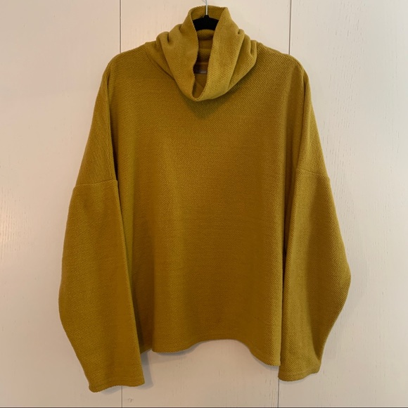 aerie Sweaters - Aerie Mustard Cropped Turtleneck Sweater
